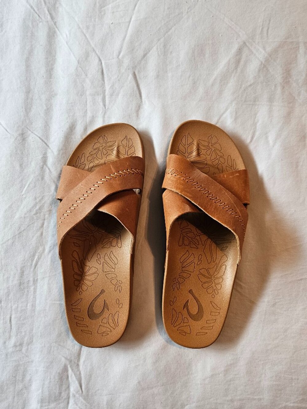 Ulu Kai leather sandals size 6 women's